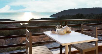 Family Vacation home with Views in Heart of Mani