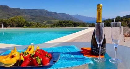 Fabulous exclusive villa with sea view close to the beach