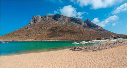 Gorgeous Villa with Garden - Stavros Beach