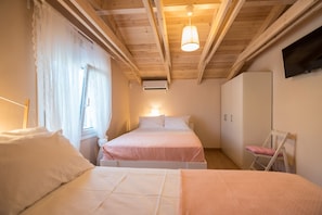 Casa, 2 quartos | 2 quartos, escrivaninha, ferros/tábuas de passar roupa