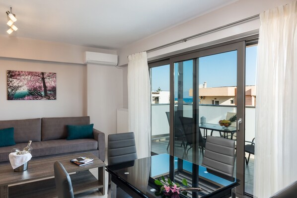 Appartement | Coin séjour | Télévision à écran plat, lecteur de DVD