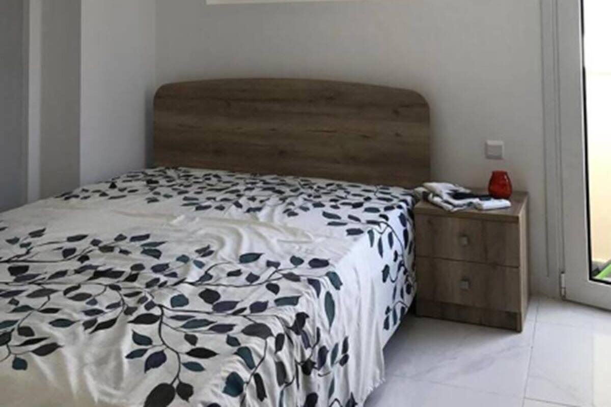 Apartamento, vistas a la ciudad | 1 dormitorio, sistema de insonorización, tabla de planchar con plancha