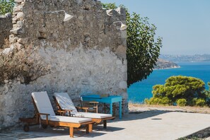 Sun deck - Karavos View - A Unique Artists' Hideaway Paradise (Apokoronas)