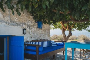 Terrace/patio - Karavos View - A Unique Artists' Hideaway Paradise (Apokoronas)