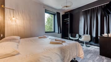 Sistema de insonorización, cunas gratuitas, wifi gratis y ropa de cama