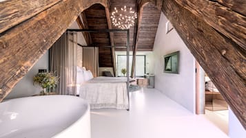 Exclusive-Doppelzimmer, 1 King-Bett, Seeblick | Hochwertige Bettwaren, Zimmersafe, Schreibtisch, Verdunkelungsvorhänge