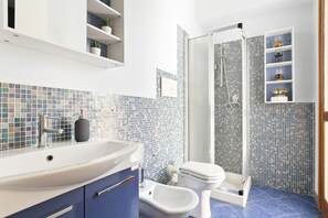 City-Zimmer, 2 Schlafzimmer | Badezimmer