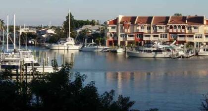 Madeira Beach Condo lähellä John's Passia