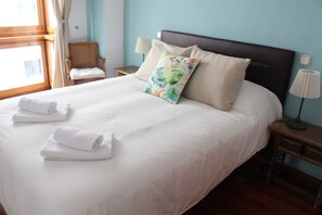 2 habitaciones, tabla de planchar con plancha y wifi gratis 