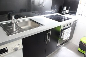 Fridge, microwave, oven, coffee/tea maker