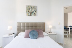 Iron/ironing board, free WiFi, bed sheets