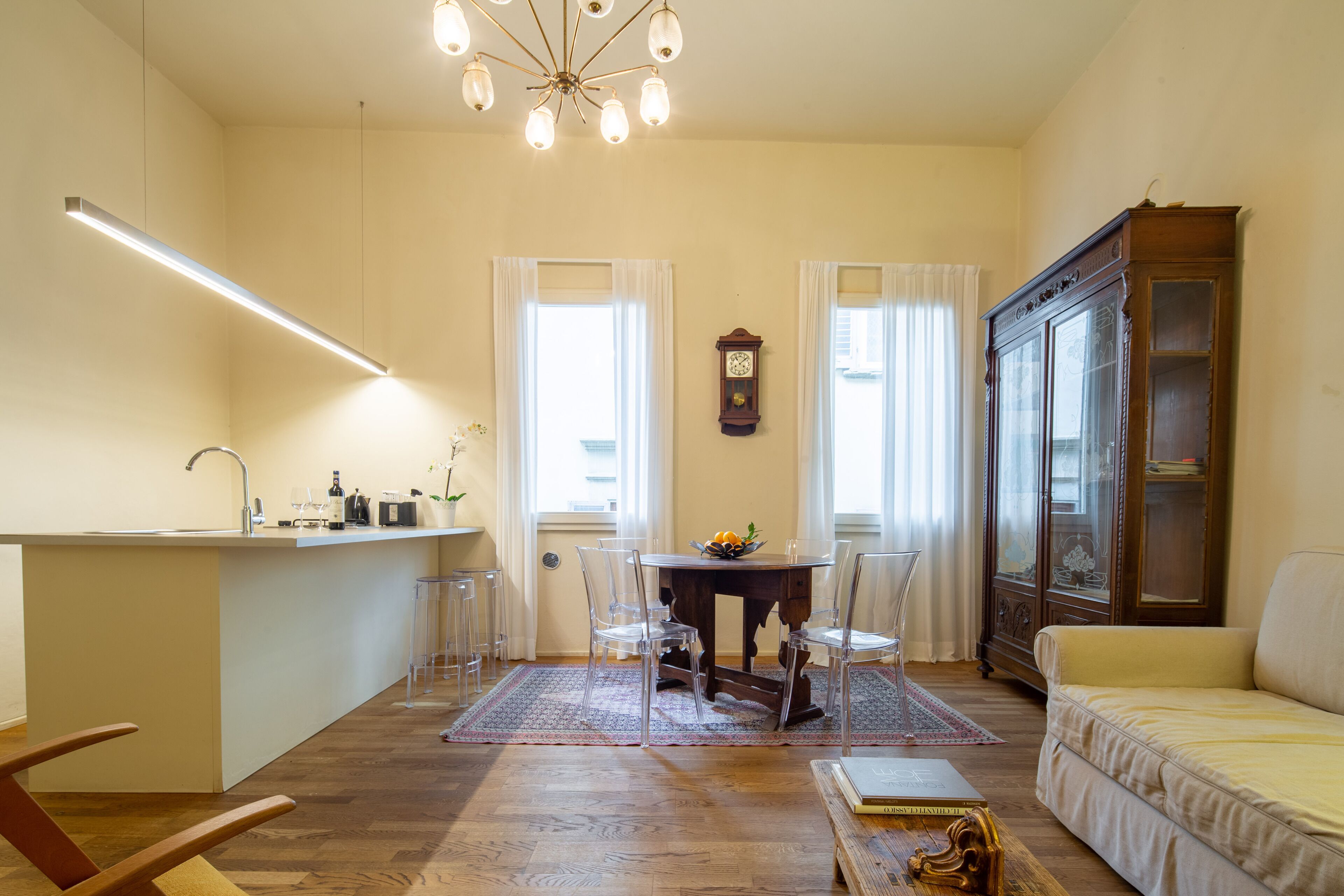 Appartamento Deluxe, 3 camere da letto | Area soggiorno | TV a schermo piatto