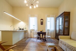 Living area - Uffizi Prestige by Mmega (Florence)