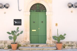 Entrada al alojamiento