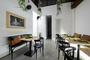 Desayuno bufé gratuito y diario