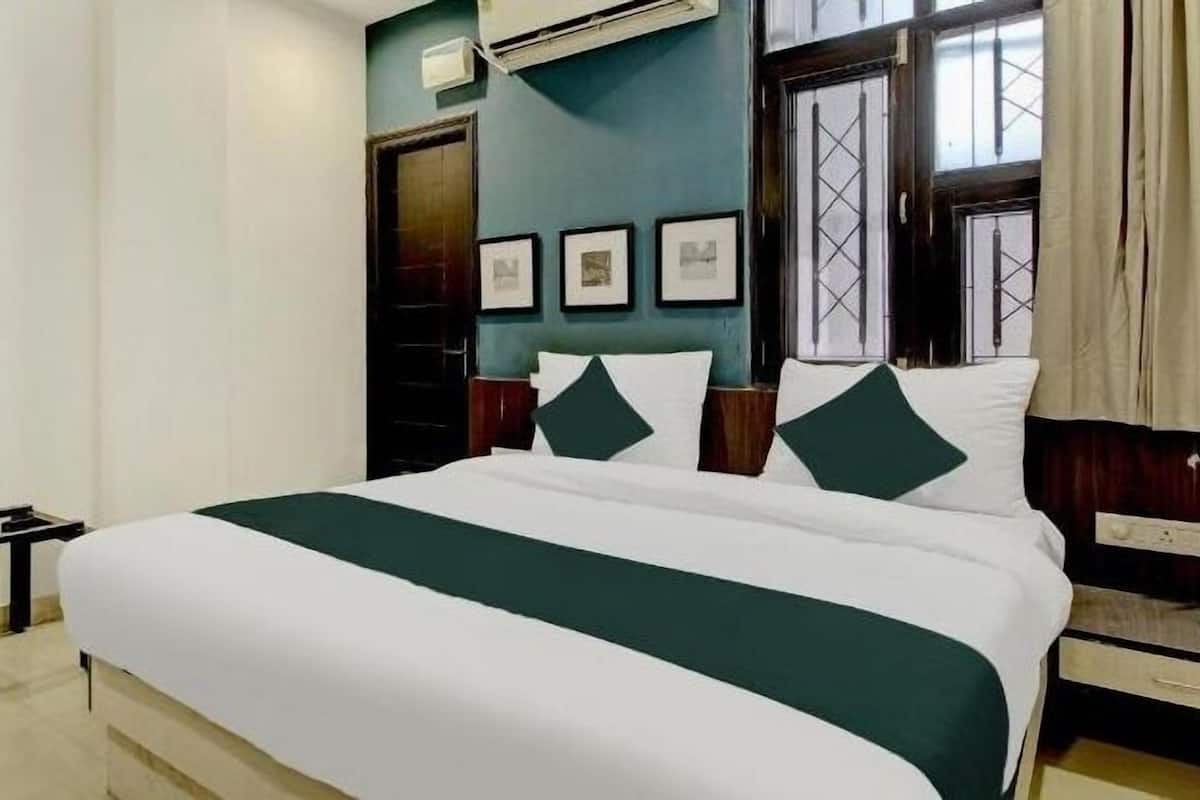 Family Room | Laptop workspace, WiFi (free)