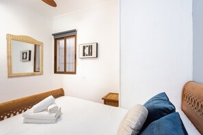 2 chambres, fer et planche à repasser, Wi-Fi gratuit, draps fournis
