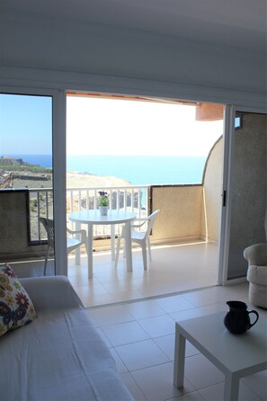 Interior - Luminoso apartamento con vistas al mar. wifi (Callao Salvaje)