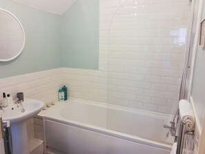 Apartment | Bathroom | Combined shower/tub, towels - The Hazel Oak Apartment (Cardiff)