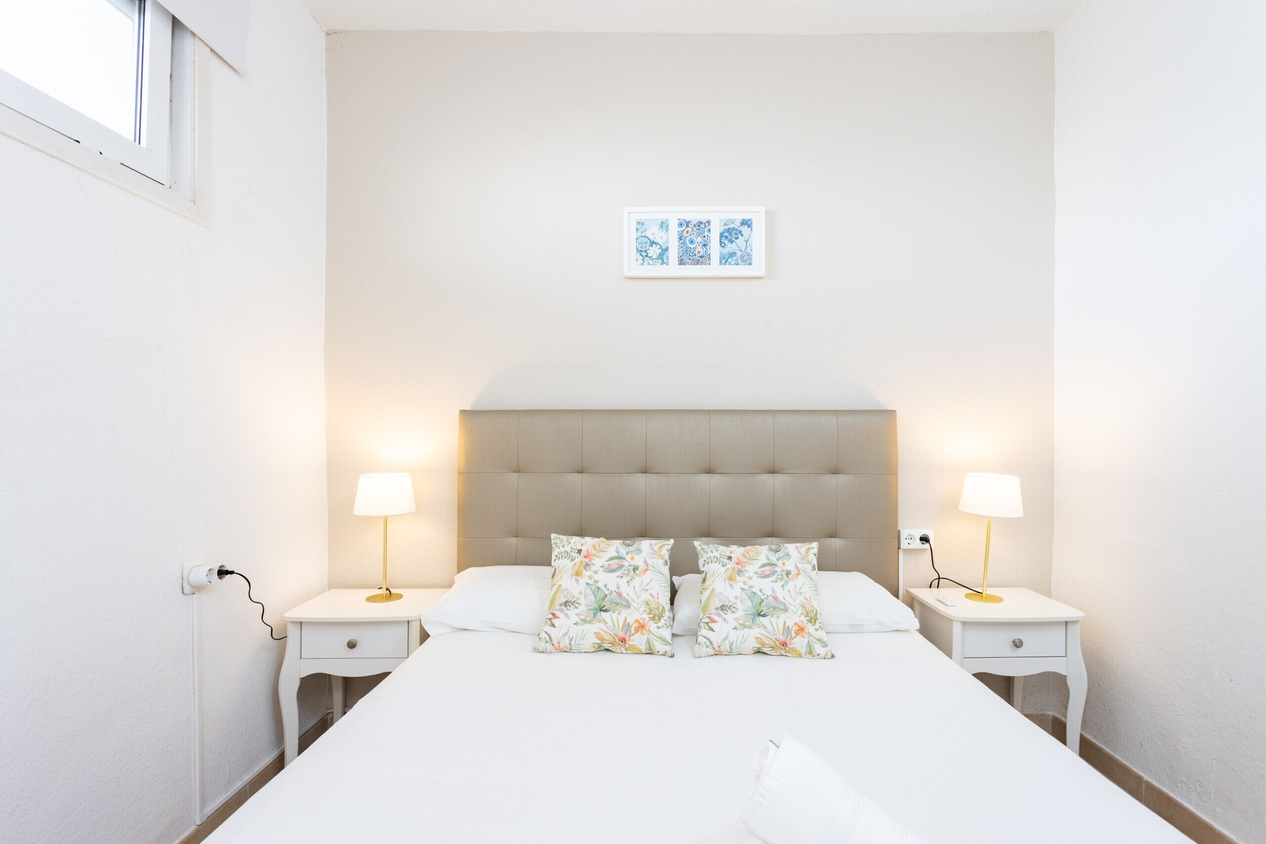 1 dormitorio, tabla de planchar con plancha, wifi gratis y ropa de cama