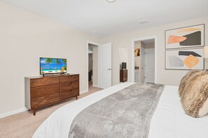 5 bedrooms, iron/ironing board, WiFi, bed sheets