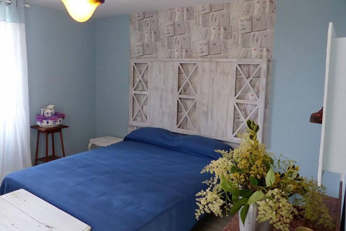 Free cots/infant beds, rollaway beds, free WiFi
