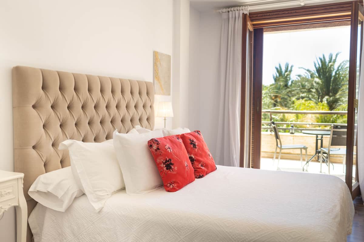 Dobbeltrom – standard (Mollar) | Sengetøy av topp kvalitet, memory foam-senger og individuelt dekorert