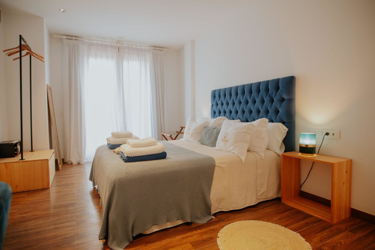 Dobbeltrom (Nit de la roa) | Sengetøy av topp kvalitet, memory foam-senger og individuelt dekorert