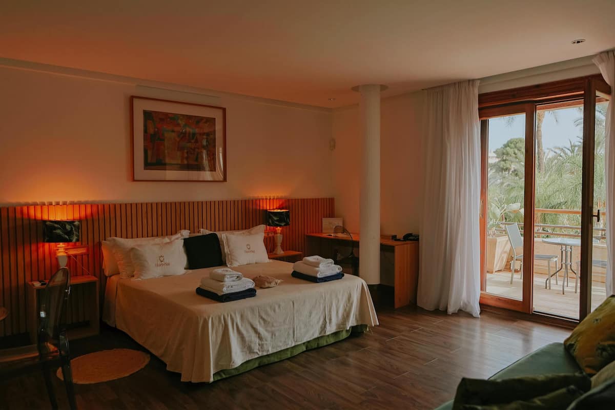 Superior Double Room (Imperial) | 1 bilik tidur, peralatan tempat tidur premium, busa memori, bar mini