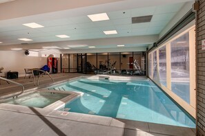 Piscina interna, piscina externa