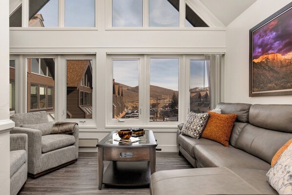 Smart TV, fireplace, table football