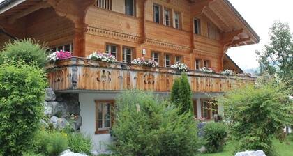 Confortable appartement pour 4 personnes avec WIFI, TV et balcon