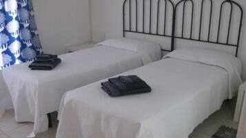 5 Schlafzimmer, Bügeleisen/Bügelbrett, Reisekinderbett, WLAN