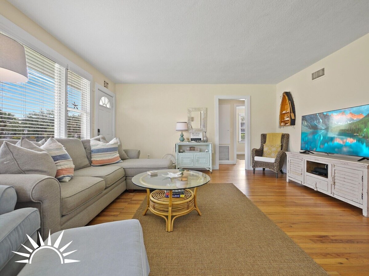 Photo 6 of Dog Friendly bungalow with private fenced pool just one mile from Historic