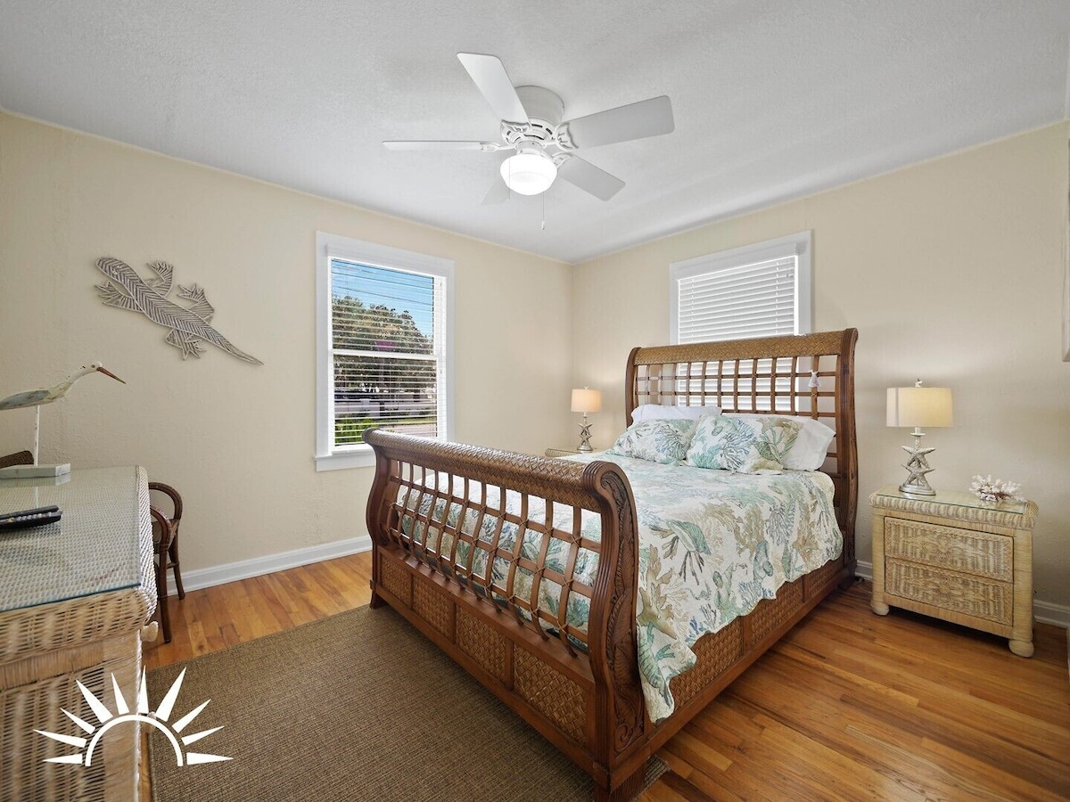 Photo 15 of Dog Friendly bungalow with private fenced pool just one mile from Historic