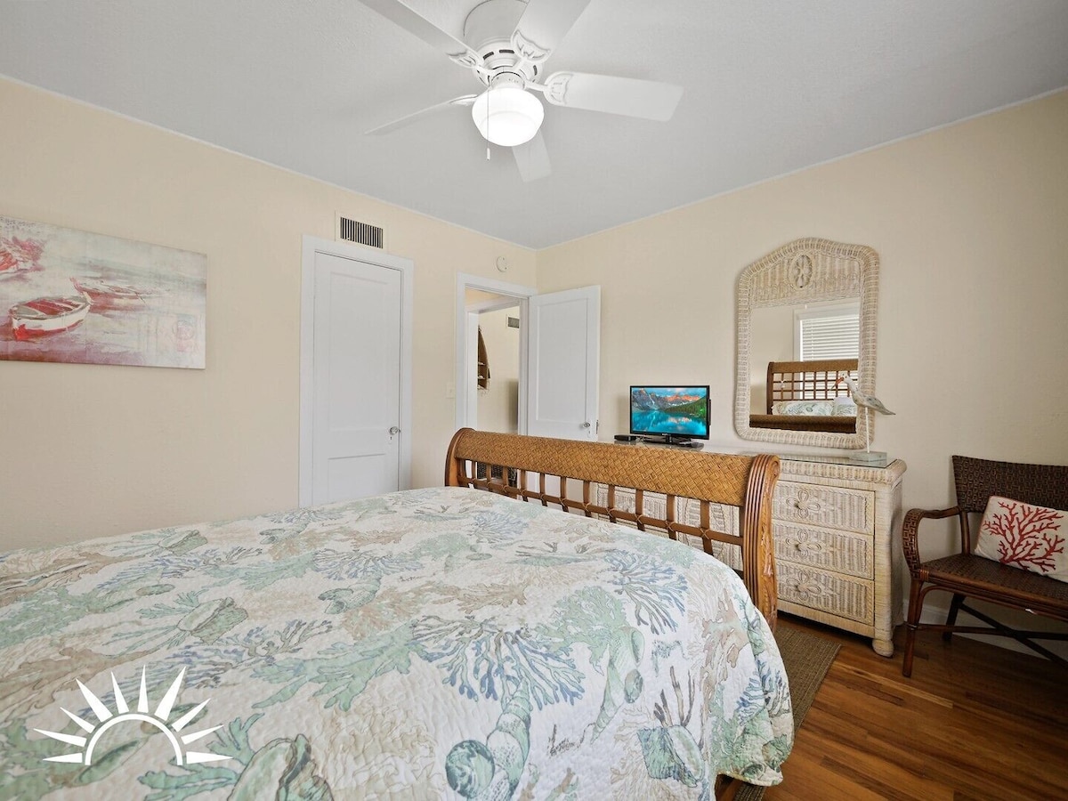 Photo 16 of Dog Friendly bungalow with private fenced pool just one mile from Historic