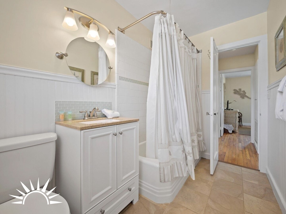 Photo 17 of Dog Friendly bungalow with private fenced pool just one mile from Historic