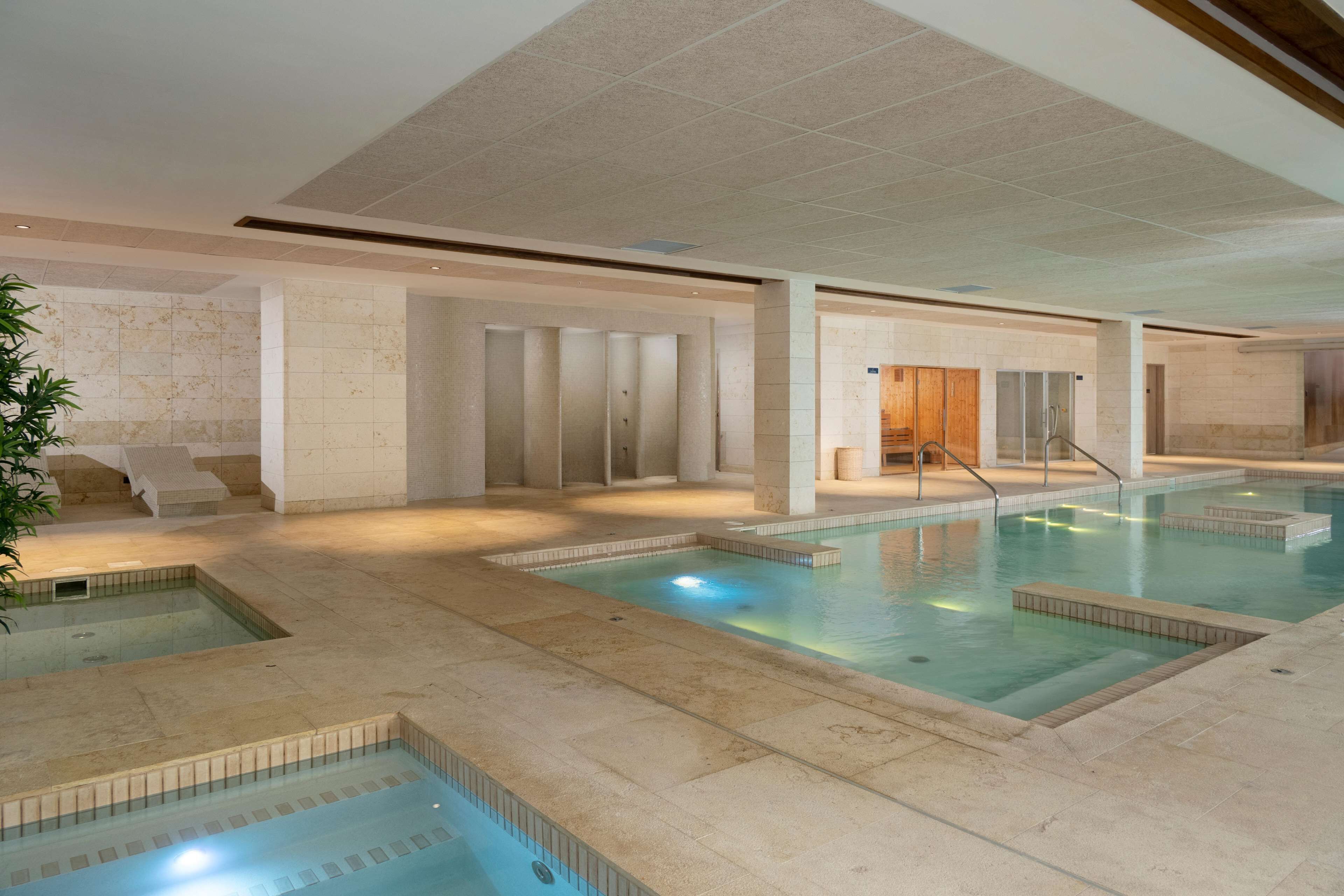 Outdoor treatment areas, sauna, hot tub, steam room, Turkish bath