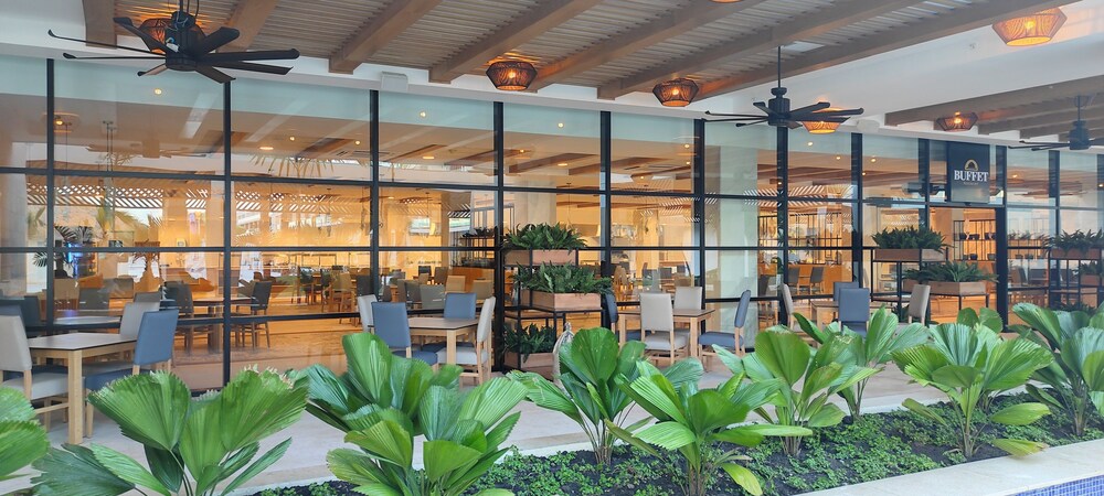 Serenade Punta Cana Beach & Spa Resort - All Inclusive 3