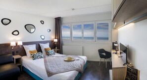 Zimmersafe, laptopgeeigneter Arbeitsplatz, Bügeleisen/Bügelbrett