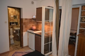 Shower, towels