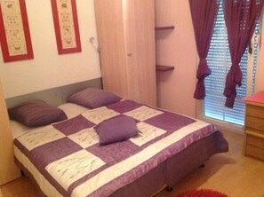 1 bedroom, free WiFi, bed sheets