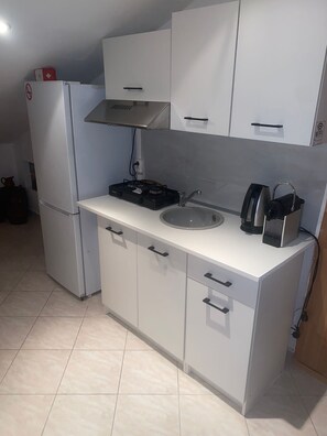 Fridge, microwave, oven, coffee/tea maker - Apartment in Vrsi with Balcony, Air condition, WIFI (4824-6) (Vrsi)