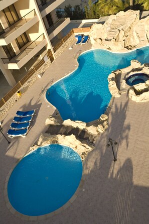 Apartment | Pool | Outdoor pool, pool loungers - 2 bed Apartment Overlooking Pool - Oroklini (Oroklini)