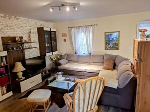 TV - Apartment in Zaton (Zadar) with Terrace, Air condition, WIFI, Washing machine (4828-1) (Nin)