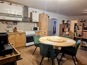 Kühlschrank, Ofen, Herdplatte, Geschirrspüler