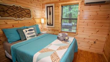 1 bedroom, desk, free WiFi, bed sheets