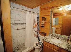 Hair dryer, towels - Sunshine Place- Broken Bow/Hochatown- 1bd (Broken Bow)