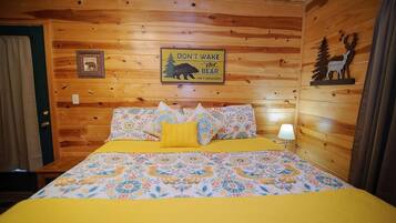 1 bedroom, desk, free WiFi, bed sheets