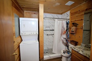 Hårføner og håndklær